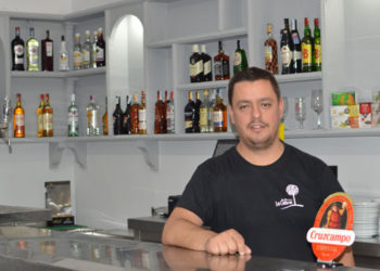 Los Castaños inaugura nuevo bar