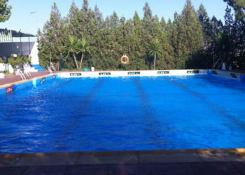 La piscina no abrirá al público