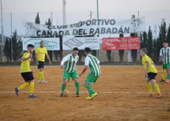 El fútbol federado y aficionado ya puede volver a la competición con público reducido en las gradas
