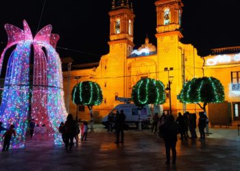 Reconocimiento al personal sanitario en el encendido del alumbrado navideño