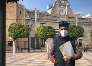 Jóvenes por la Colonia abandona el Pleno «tras negarnos la palabra de forma reiterada»