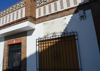 Retirada la placa franquista de la calle Tejar