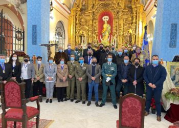 La Hermandad de la Purísima Concepción condecora a la Brigada Guzmán el Bueno