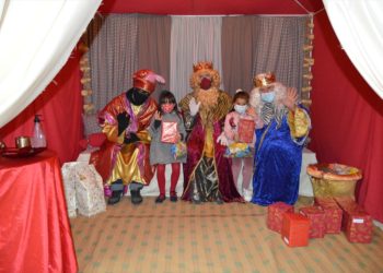 Los Reyes Magos reciben a un centenar de niñ@s en Ochavillo del Río