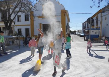 La Batalla de la Harina de Ochavillo, desde casa y en familia