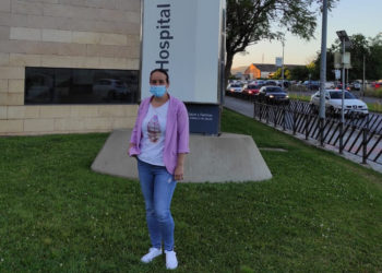María José Jiménez, auxiliar de enfermería en UCI Covid: «La gente no es consciente de las secuelas y la desgracia que ha llevado el virus a muchas familias»