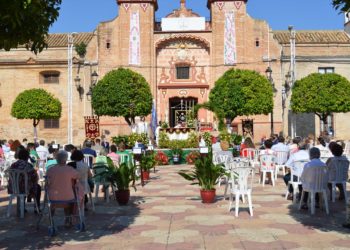 La Plaza Real acoge la misa del Corpus Christi