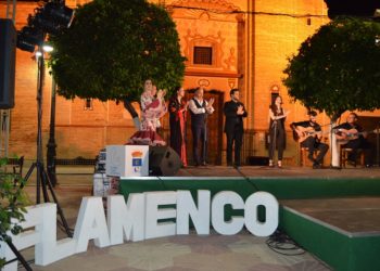 La Plaza Real acoge uno de los recitales del XVIII Certamen de Jóvenes Flamencos