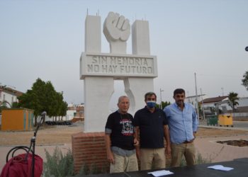 Inaugurado en Fuente Carreteros el monumento ‘Sin Memoria no hay futuro’