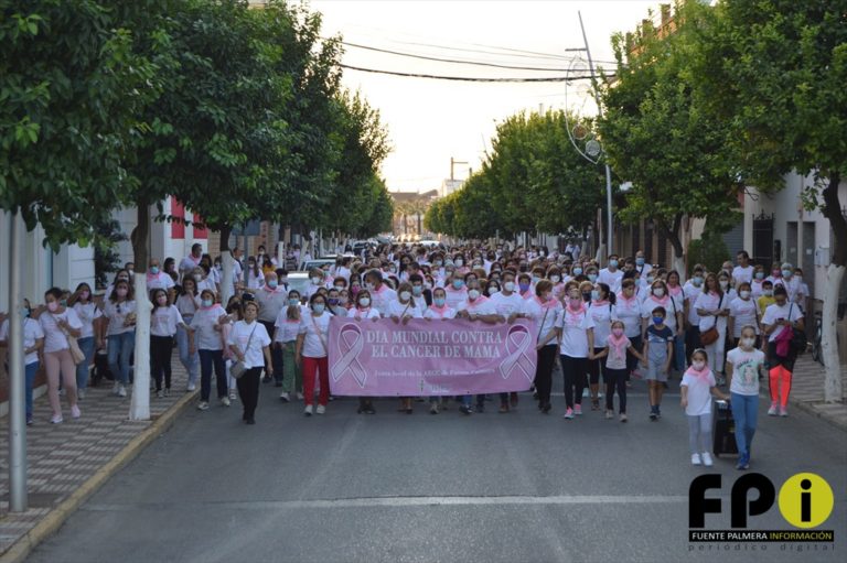 Marcha contra el cáncer de mama por Fuente Palmera