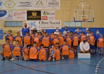 Obra Social La Caixa aporta 3.000 euros al Club Baloncesto Fuente Palmera