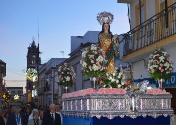 La Purísima luce radiante por las calles de Fuente Palmera