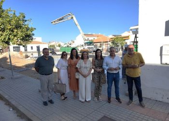 La delegada de Empleo visita las obras de la nueva oficina del SAE